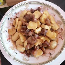 慈菇焖腊肉的做法[图]