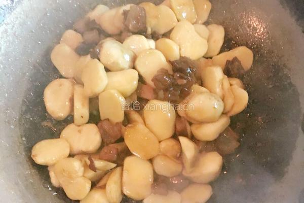 慈菇焖腊肉的做法图解6