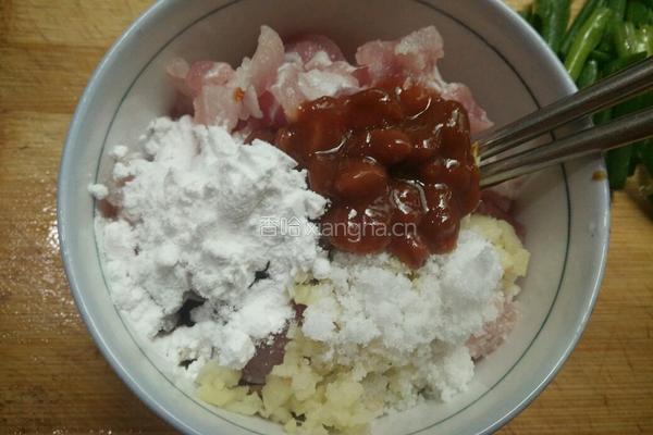 口蘑炒瘦肉的做法图解3