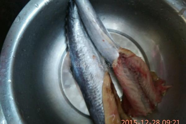 鱼丸的做法图解1