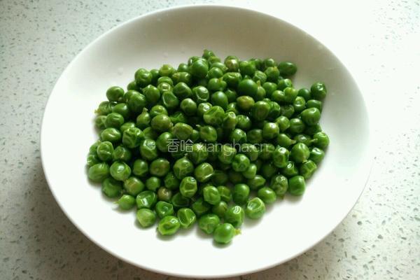 豌豆炒火腿的做法图解6
