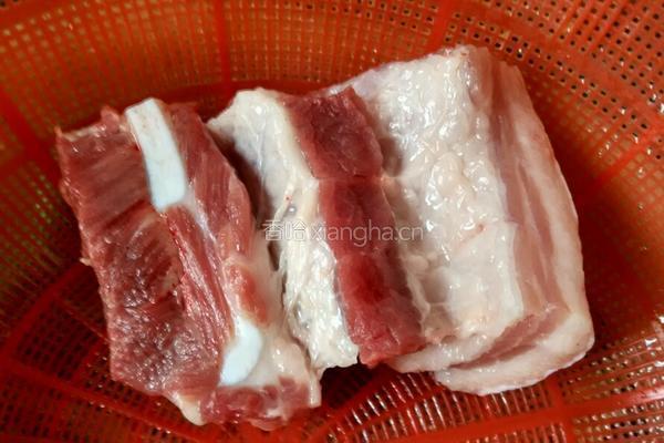 米粉蒸肉的做法图解1
