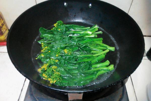 肉沫炒菜心的做法图解5