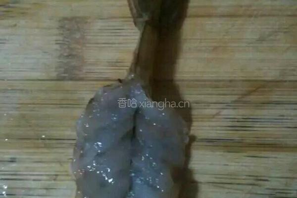 凤尾虾球的做法图解2