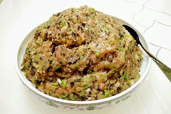 木耳鲜肉馅馄饨的做法图解11