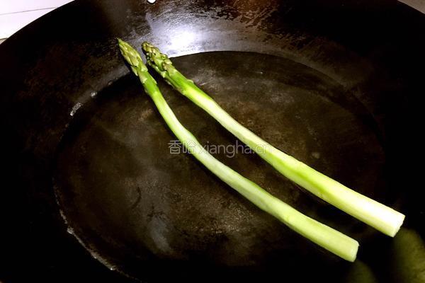 芦笋鸡蛋卷的做法图解3