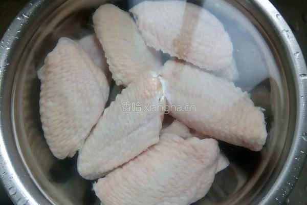蒜香鸡翅的做法图解1