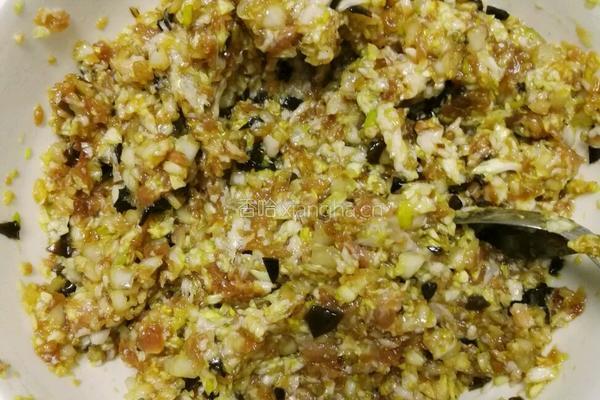 猪肉白菜水饺的做法图解5