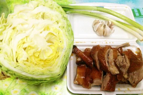 烧鸭丁包菜炒饭的做法图解1