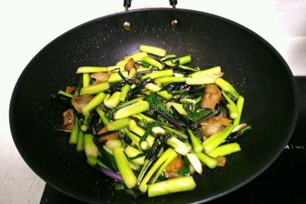 腊肉炒红菜苔的做法图解10