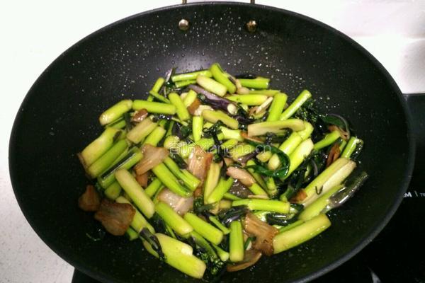 腊肉炒红菜苔的做法图解11
