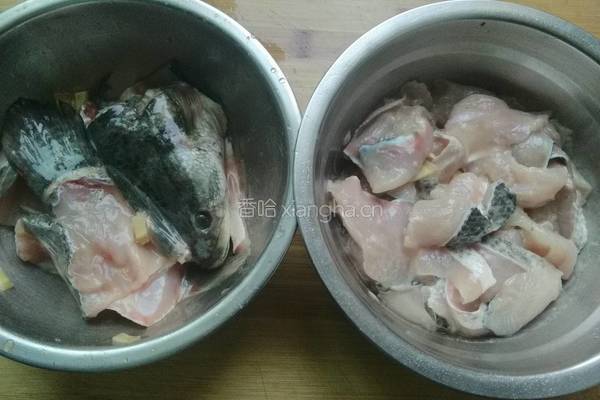 酸菜豆腐鱼的做法图解4