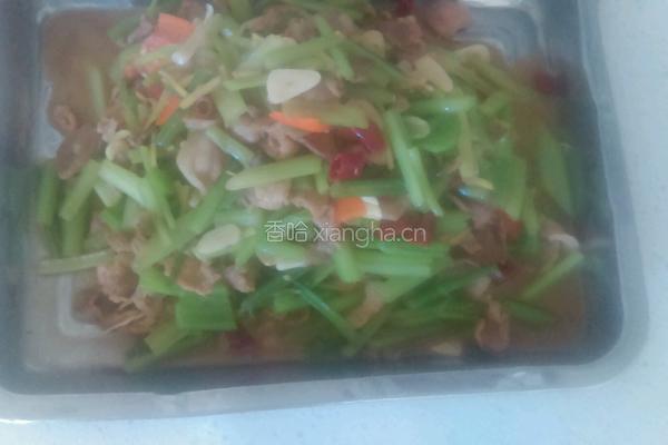 芹菜炒肉的做法图解5