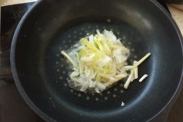 泡菜鸡蛋炒饭的做法图解2