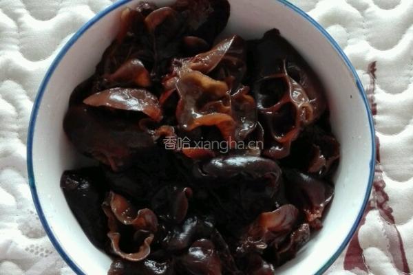 木耳炒黄瓜的做法图解4