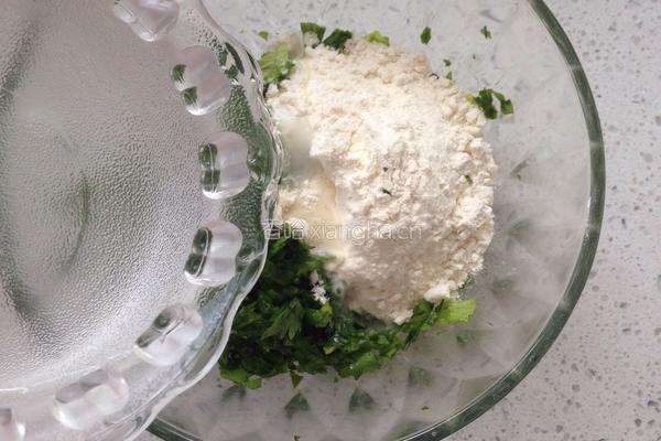 芹菜叶子鸡蛋饼的做法图解3
