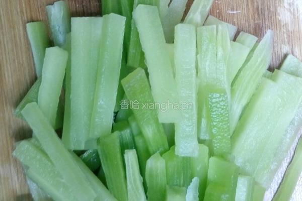 蒜蓉炒莴笋的做法图解4