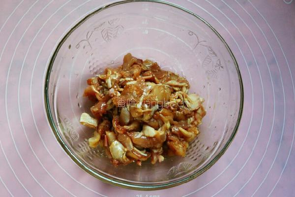 鸡肉蒸芋头的做法图解5