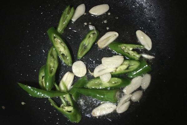 番茄海鲜菇的做法图解3