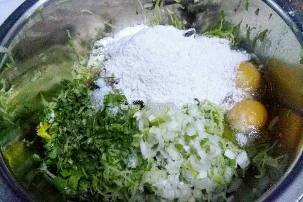 萝卜丸子的做法图解2