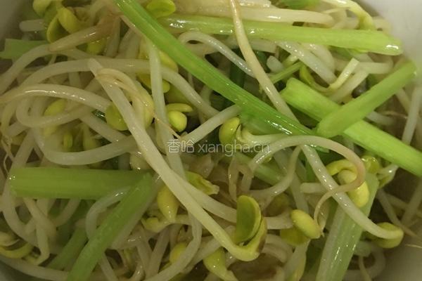 芹菜豆芽汤的做法图解3