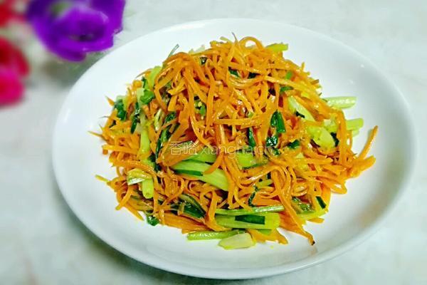 芹菜炒胡萝卜的做法图解7