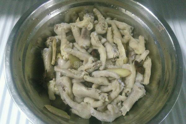 泡椒凤爪的做法图解5