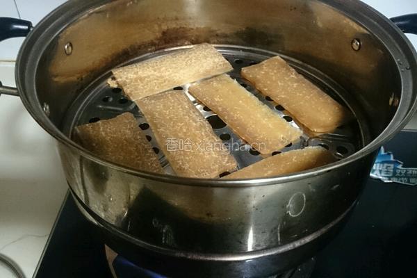 黄粑香蕉芝麻卷的做法图解2