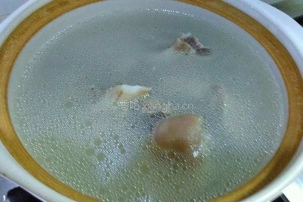 木耳山药大骨头汤的做法图解4