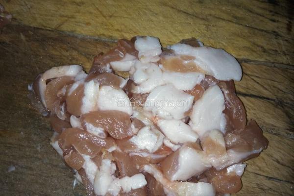 蒜薹炒肉的做法图解2