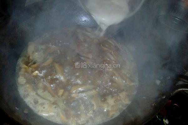 蘑菇炒肉的做法图解5