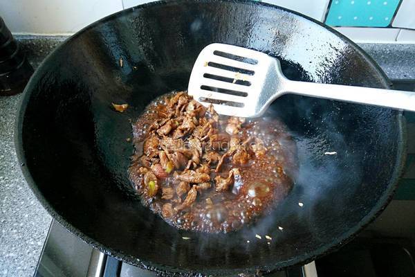 肉片炒菜花的做法图解4