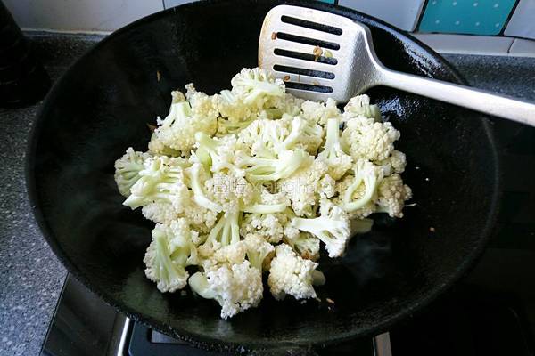 肉片炒菜花的做法图解5