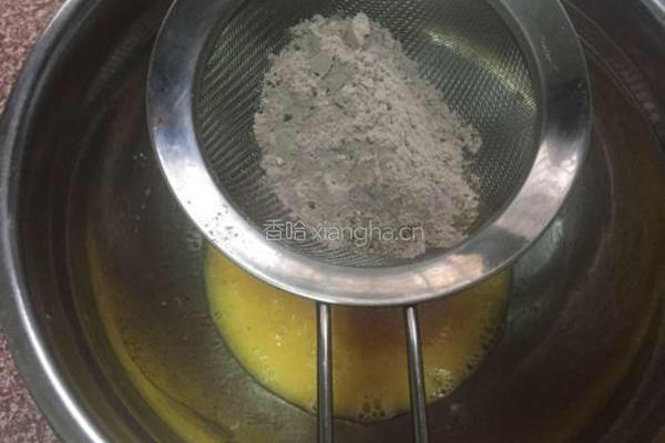 可可奶油蛋糕卷的做法图解5