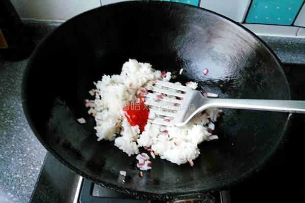 番茄炒饭的做法图解5