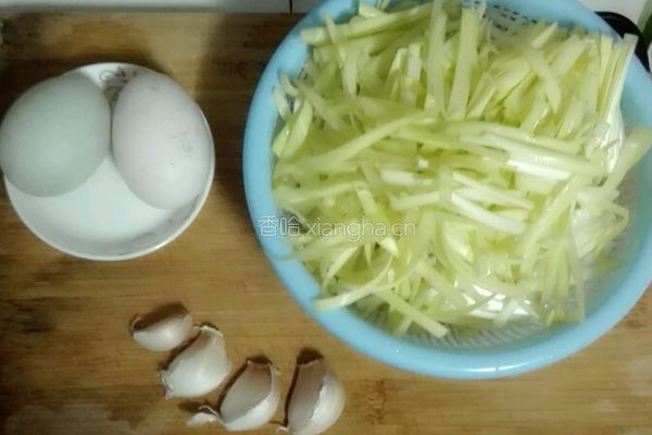 韭黄炒蛋的做法图解1