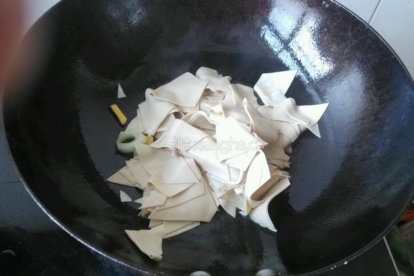 青椒炒豆皮的做法图解5