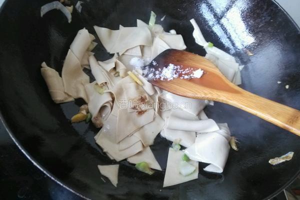 青椒炒豆皮的做法图解6