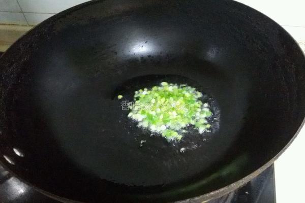 西兰花炒饭的做法图解5