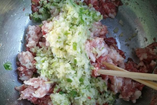 肉包子的做法图解3