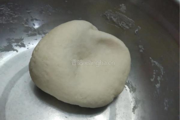 香菇鲜肉小笼包的做法图解1