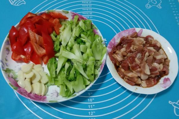 菜梗炒五花肉的做法图解2