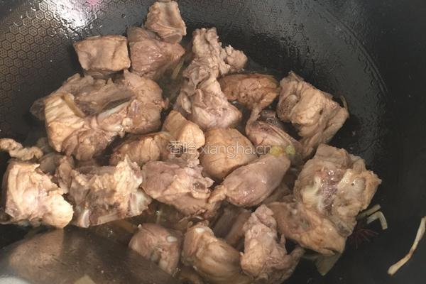 排骨炖豆角土豆的做法图解4
