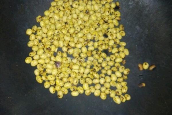 大红萝卜黄豆咸菜的做法图解4