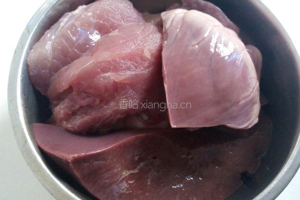 青椒炒猪杂的做法图解1