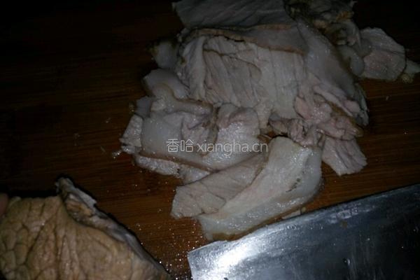 传统回锅肉（蒜苗回锅）的做法图解1