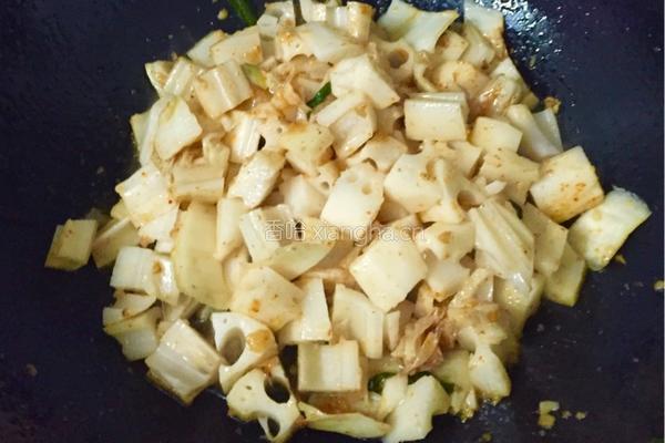 酸辣泡菜藕丁的做法图解3