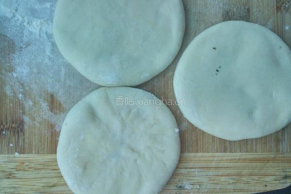 黑芝麻红豆沙馅饼的做法图解7
