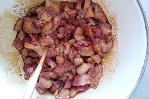 老干妈菜干豆腐蒸肉的做法图解2