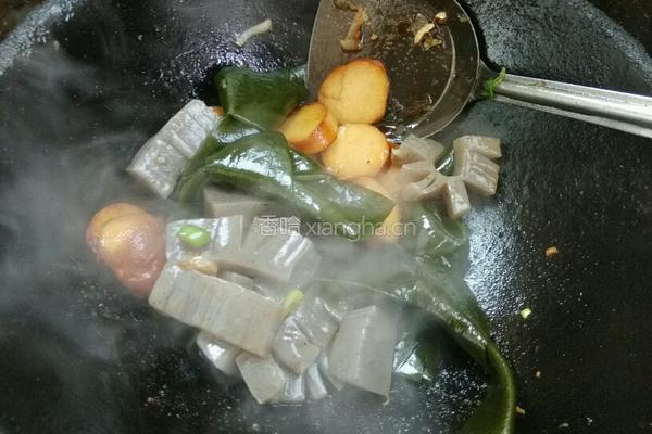 魔芋素鸡海带烧的做法图解2